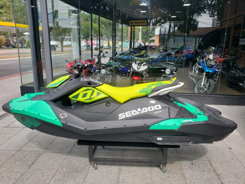 Seadoo- Jet Ski Spark Trixx 3 Lugares. 2021