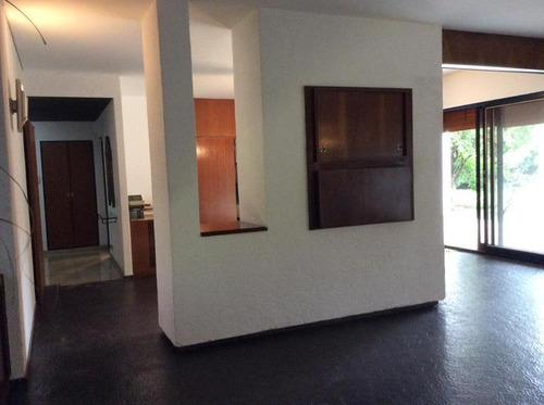 Imagen 3 de 30 de Casa De 5 Dormitorios Con Jardín Y Pileta