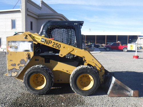 Imagen 1 de 11 de Minicargador Sobre Llantas Caterpillar 246d 2015 Folio 13589