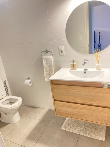 Penthouse Con Parrillero En Pocitos A 1 Cuadra De Rambla