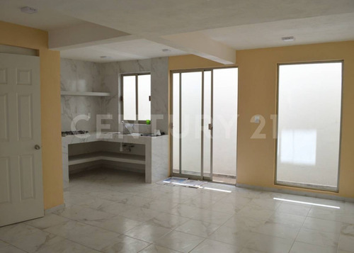 Se Vende Casa Duplex En Tizapan San Angel. A Una Cuadras De Plaza Loreto.