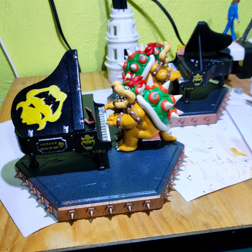 Figura Bowser Tocando Piano, Peaches