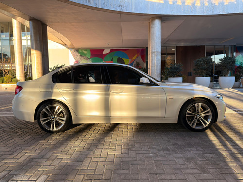BMW Serie 3 3.0 330i Sedan Sport Line