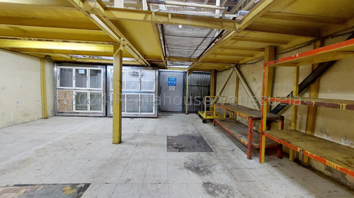 LG Vendo Edificio Industrial Con Local Comercial En Prado De María, 1920 Mtrs. Punto Comercial De Mas De 30 Años