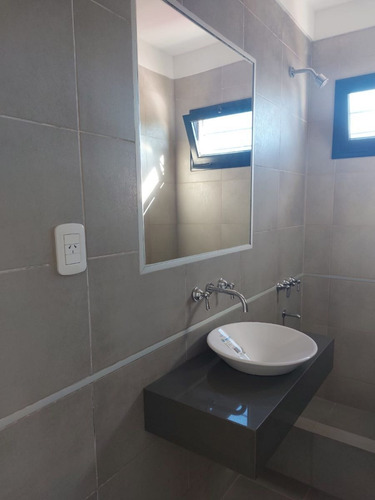 Imagen 12 de 16 de Venta De Hermoso Chalet Reciclado A Nuevo En Ituzaingo Norte