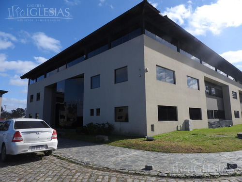Imagen 3 de 15 de Oficina En Venta En Riviera Park