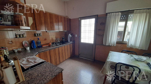 Imagen 5 de 15 de Venta Casa De 4 Ambientes Con Jardín, Cochera, Balcón Y Patio En Quilmes Oeste (30947)