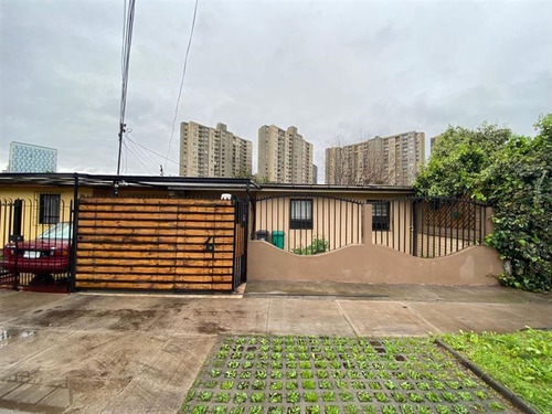 Casa En Venta De 3 Dorm. En Estación Central