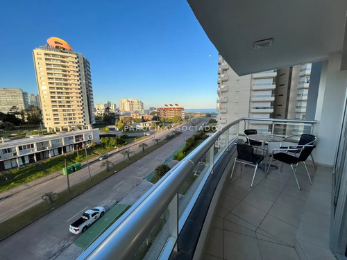 Departamento En Venta 2 Dormitorios En Brava, Punta Del Este