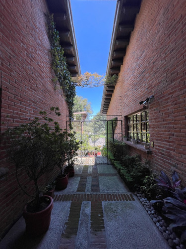 Casa En Venta En Acopilco En Privada Con Club Hípico.