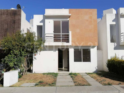 Casa En Venta En Bosques De San Juan, Sjr, Querétaro.