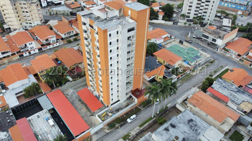 José Trivero Magnifico Apartamento De 114 Metros2, Finos Y Modernos Acabados, Con Excelente Vista Desde El Balcón, Ubicado En Barquisimeto 