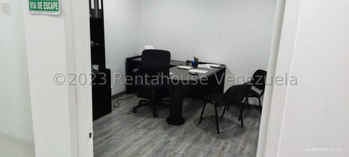 Se Alquila Una Oficina En Ccct (chuao)