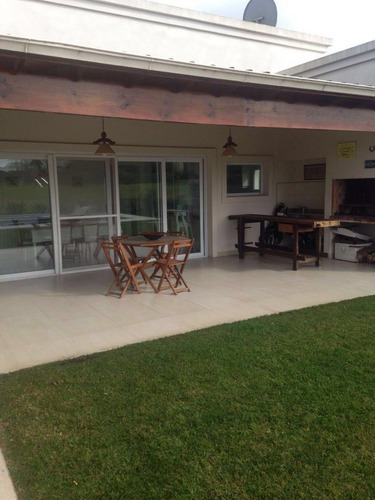 Excepcional Casa En Venta En Barrio Rumenco