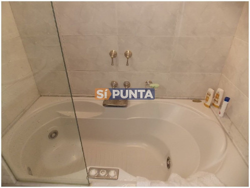 Imagen 5 de 12 de Apartamento En Playa Mansa