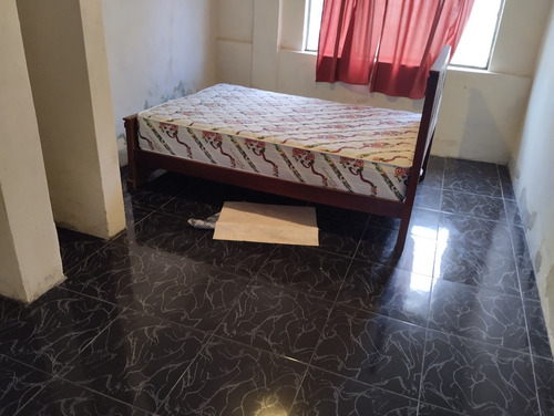 Hermosa Casa Con Terreno Con Todos Los Servicios Basicos, Para Personas Estrictamente Interezadas