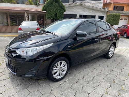 Imagen 1 de 11 de Yaris Core 2018 Automatico Clima Electrico Cd Bolsas Rines