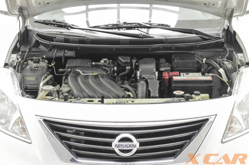 Nissan Versa 1.6 16v Flex Sv 4p Manual Prateado