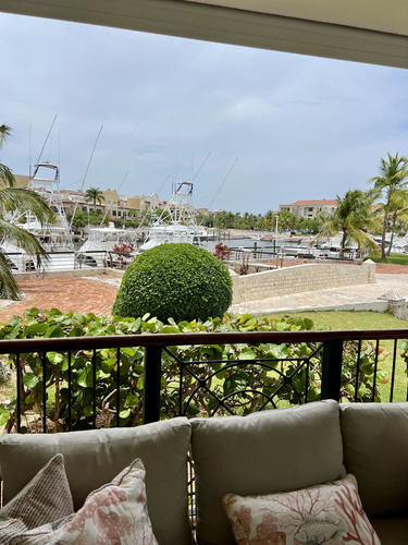 Venta De Hermoso Apartamento Con Vista A La Marina De Cap Cana, Punta Cana