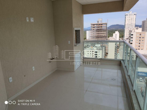 Imagem 2 de 15 de Apartamento No Via Del Mare 3 Suites Meia Praia - 4122