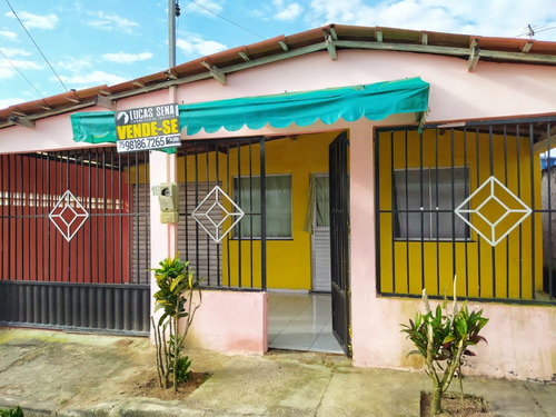 Casa Com 2 Quartos, 2 Sanitários, 2 Salas, Garagem, Varanda