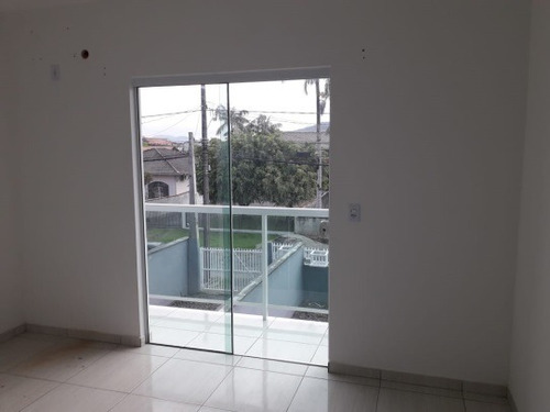 Imagem 6 de 15 de Casa - Padrão, Para Venda Em Joinville/sc - V531