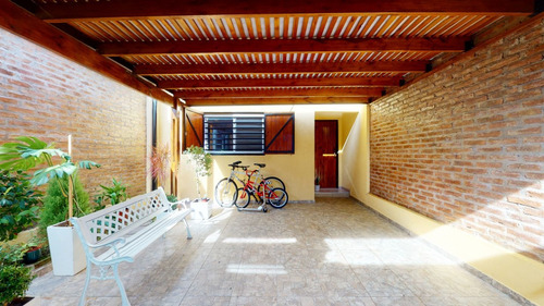 Imagen 2 de 18 de Venta Duplex 2 Dorm C/ Cochera Y Quincho. 120 E/83 Y 84.