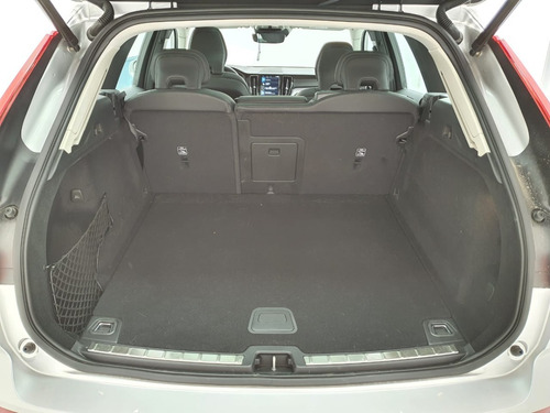 Volvo New Xc60 T5 Momentum Aut 4x4 2021 Jnt724