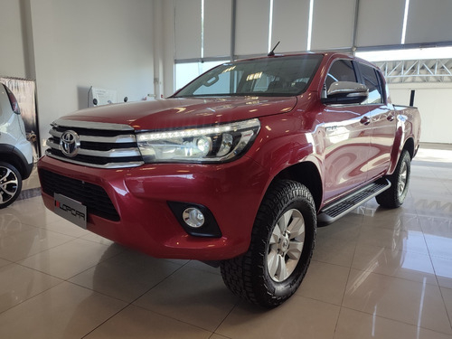 Imagen 2 de 24 de Toyota Hilux Srv Cuero 4x2 Mt