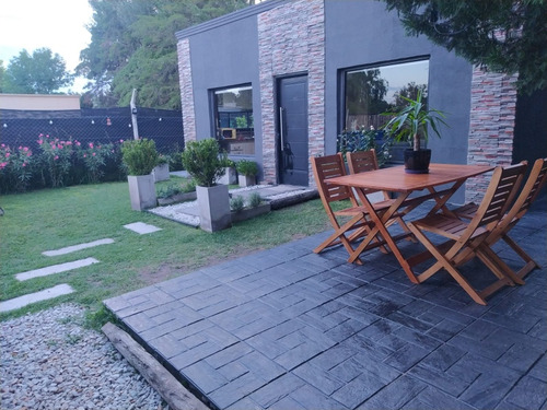 Dueño Vende Casa Principal Y Casa De Caseros O Para Renta Con Pileta Cercada Parque Frutales Garaje 48 M2 Barrio Semi Cerrado De Quintas, Ideal Vivienda Permanente, Zona Muy Segura.