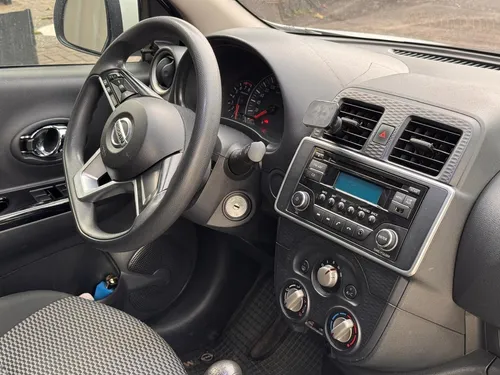 Nissan March 1.6 Sense