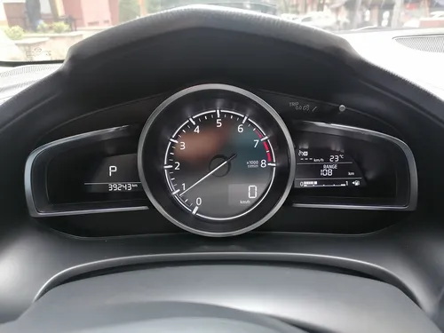 Mazda 3 GRAND TOURING HATCHBACK AT