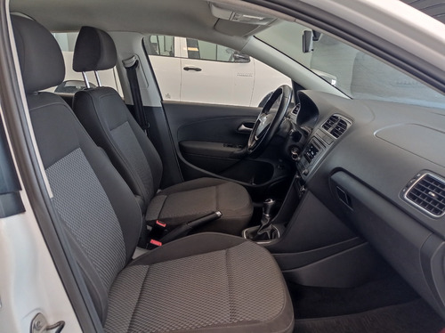 Imagen 12 de 17 de Volkswagen Polo 1.6 16v