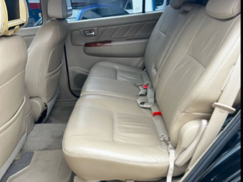 Toyota Hilux SW4 3.0 SRV 4X4 7 LUGARES 16V DIESEL 4P AUTOMÁTICO