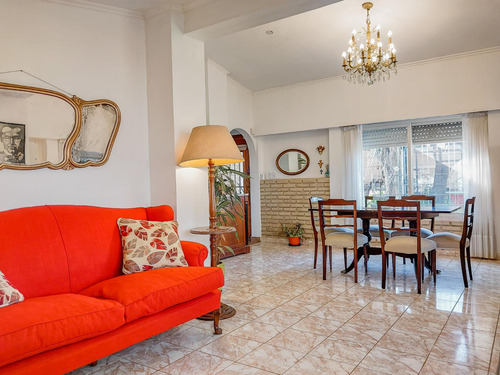 Casa En Venta - 3 Dormitorios 3 Baños - 2.245mtss2 - Carmen De Areco