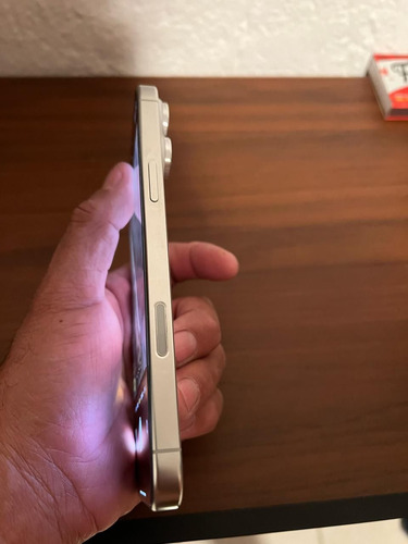 iPhone 16 Pro Max 256, Sin Detalles Y 3 Fundas (Usado)