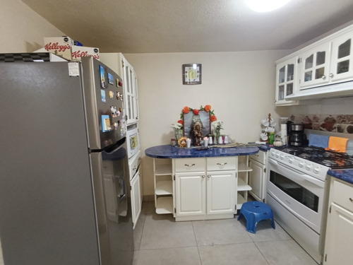 Casa 3 Recamaras Con Estudio, Cocina Integral, Acabados Lujo