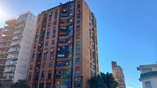 Oportunidad Amplio Depto/duplex - 2 Dorm - Terraza