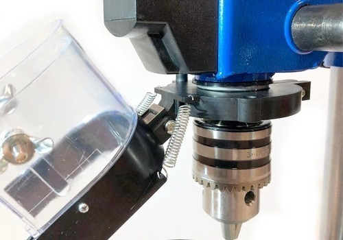 Imagen 3 de 8 de Taladro De Banco Mandril 16 Mm 500 Watts 5 Vel + Morsa + Acc