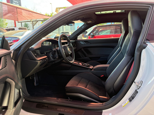 Porsche 911 Carrera Gts 2025