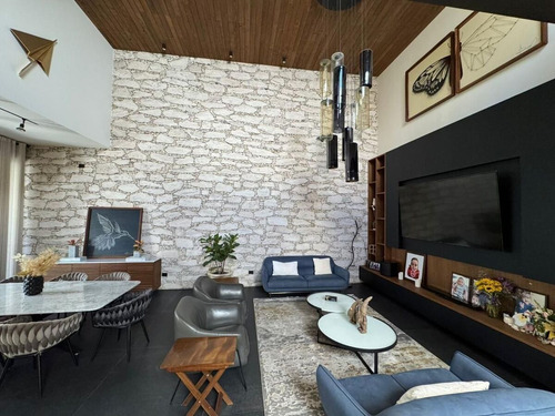 Casa De Lujo En Venta En Misión San Jerónimo. 12
