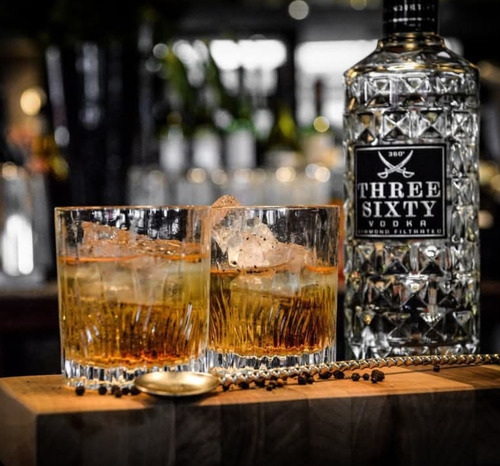 Vodka Three Sixty 360 Filtrada Botella Diamante × 2 Unidades