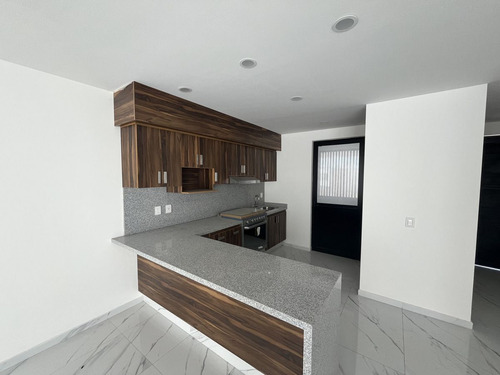 Casa Nueva En Renta En Coto Albazur En Santa Anita, Tlajomulco De Zuñiga.