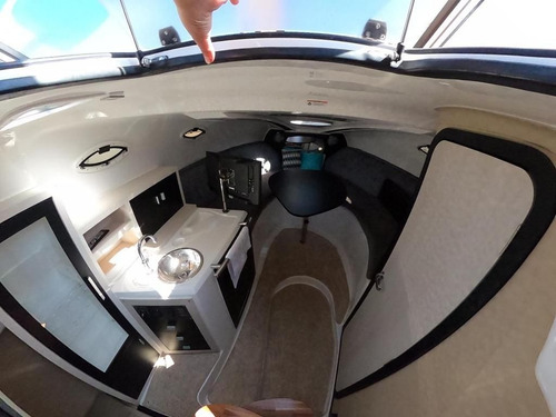 Imagem 6 de 16 de Focker 330 2018 2 X Mercruiser 250 Hp Gasolina 150 Hrs.