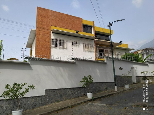 Anexo En Alquiler En Horizonte Amoblado Y Remodelado En Piso 2 En Calle Privada Con Vigilancia Y Terraza 2 Habitaciones 2 Puestos De Estacionamiento 24-19154