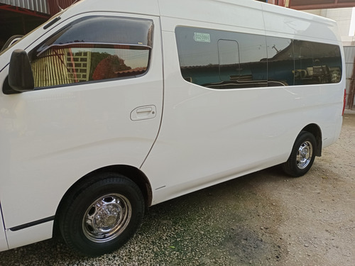 Nissan Urvan 2.5 12 Pas Aa Pack Seguridad Mt