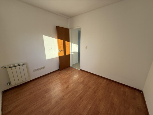 Departamento De 3 Ambientes - Castelar Centro