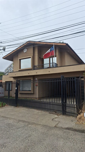 Casa En Arriendo De 4 Dorm. En Temuco