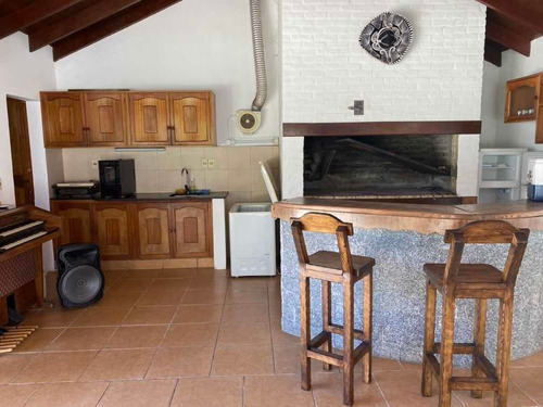 Alquiler Casa Con Piscina A Metros Del Mar Solymar