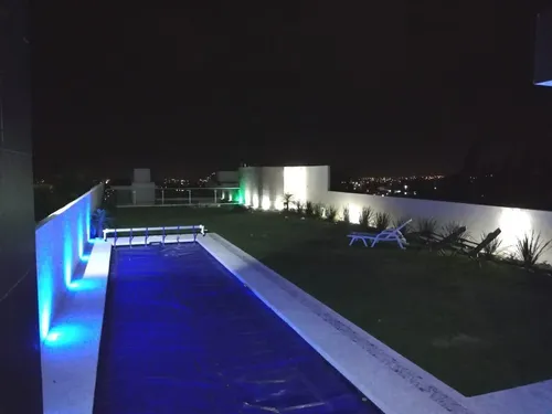 Casa Moderna Con Alberca Y Jardín, En Fraccionamiento Con Seguridad